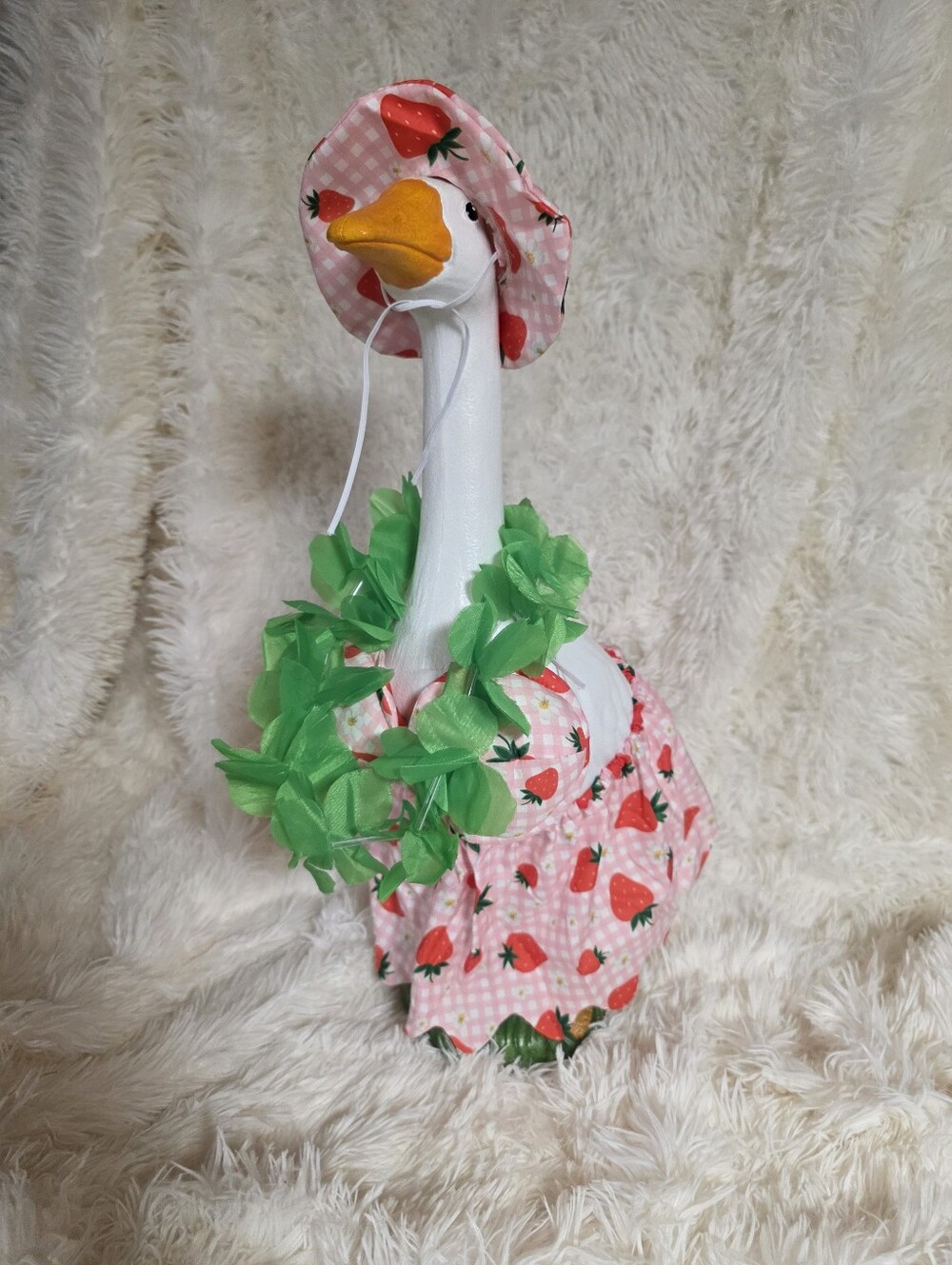Resin 19" White Porch Goose Figurine with Orange Beak - Picture 10 of 13